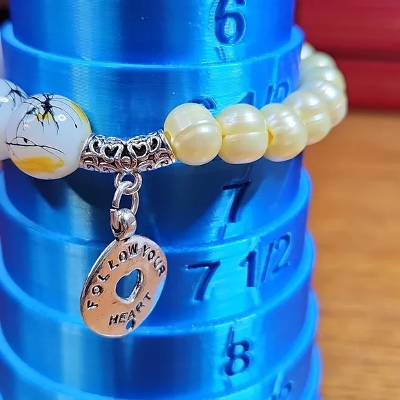 NWT Lemon Freshwater Pearls and Artisan Glass Beads Stretch Bracelet - Picture 4 of 4